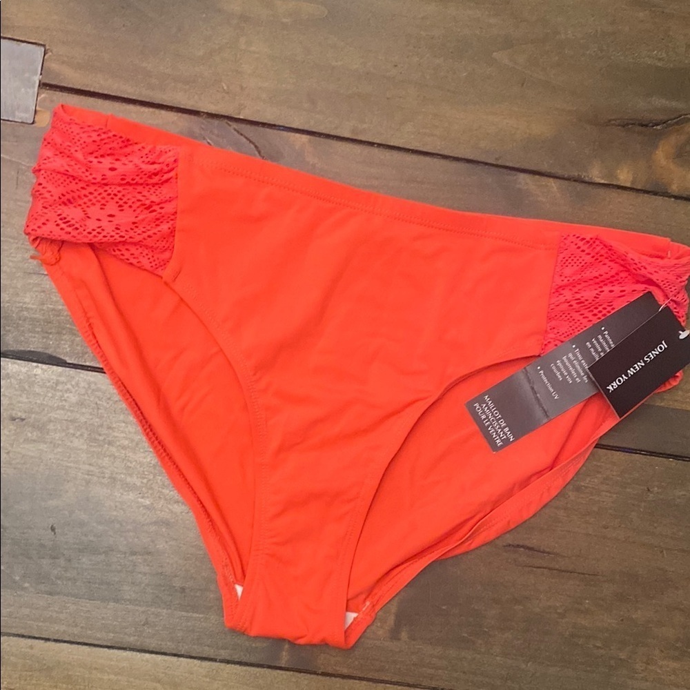 Jones New York Coral‎ tummy control bikini bottoms
Size 14 new